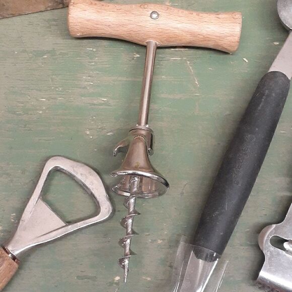 Bundle of vintage bar tender's friends with directions on mixer. - Picture 6 of 7